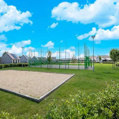 Vakantiehuis In With Garden