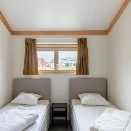 Vakantiehuis In With Garden